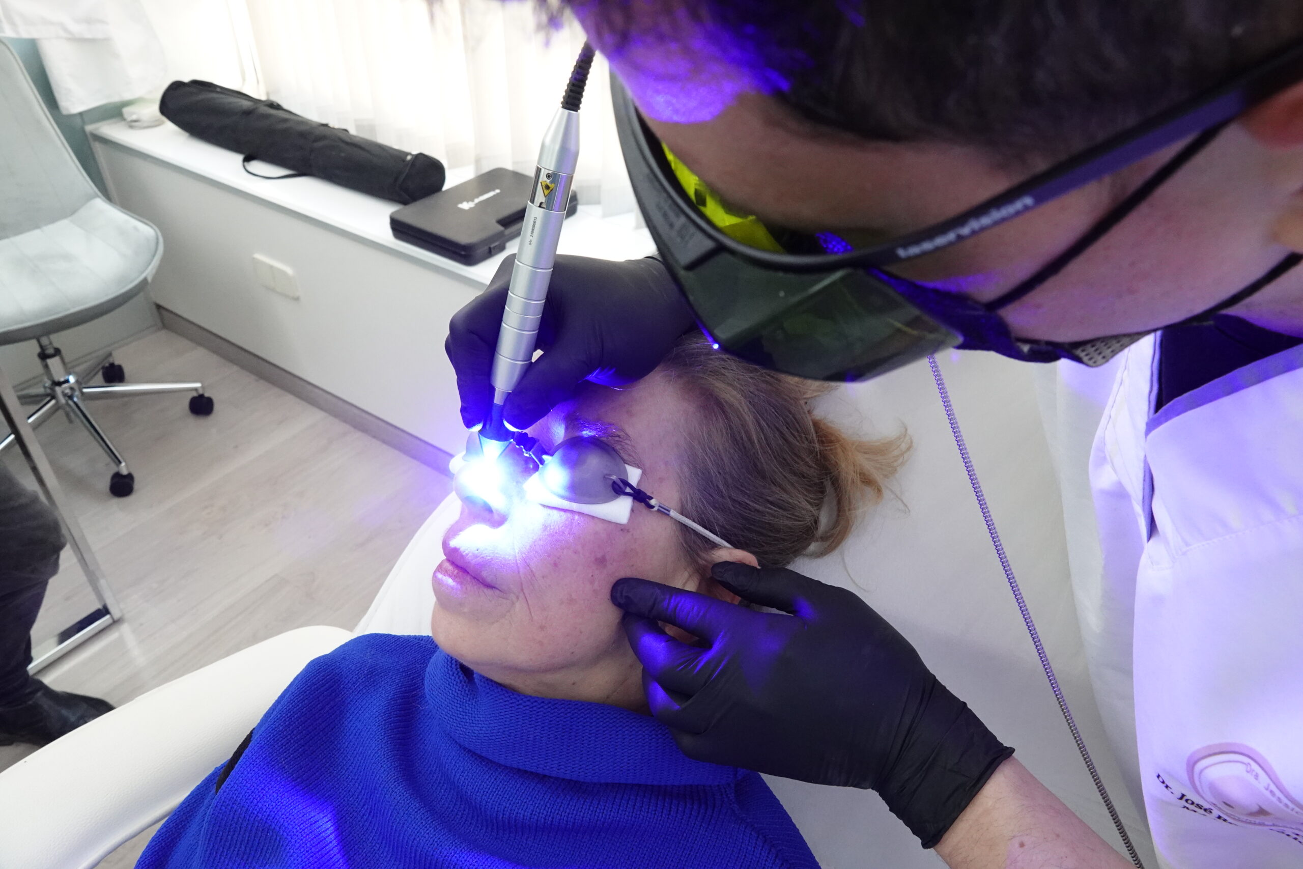 Blue Derma New Pictures DSC09529 2 scaled elektrostimulator